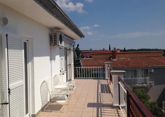 Josko شقة Pinezići